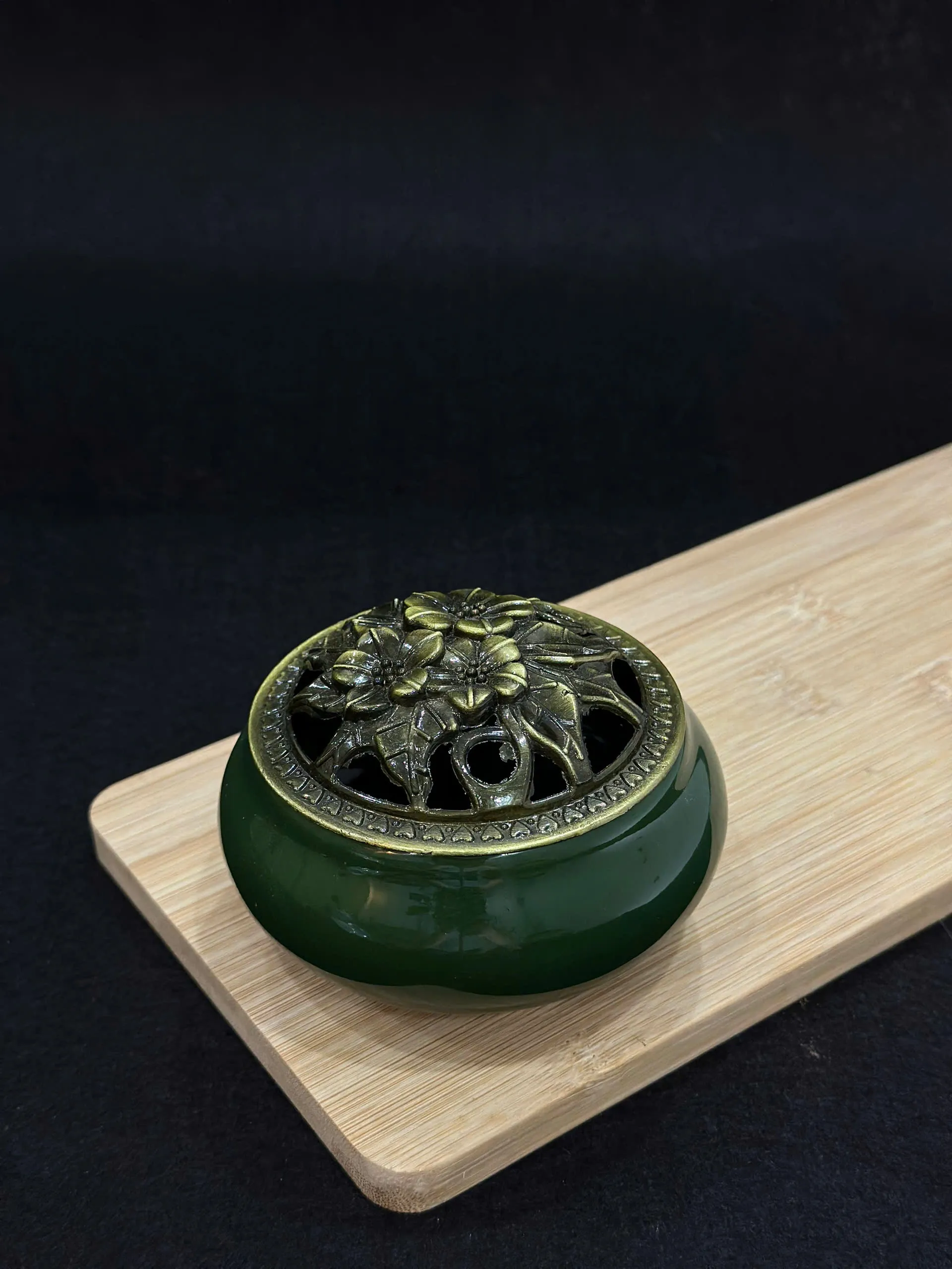 Crackle-Glaze Ceramic Agarwood Burner – Includes Fire-Resistant Liner for Incense Cones